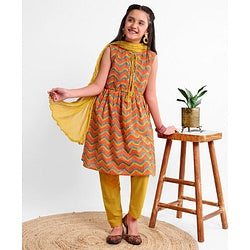 Pine Kids Sleeveless Printed Kurti Churidar Set With Dupatta - Yellow & Red