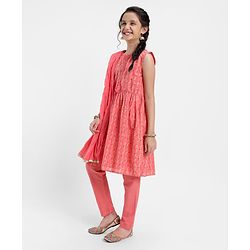 Pine Kids Sleeveless Printed Kurti Churidar Set With Dupatta- Pink