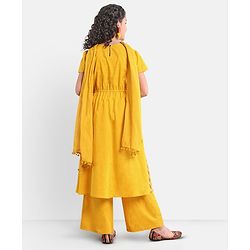 Pine Kids Viscose Half Sleeves Floral Printed Kurta & Salwar Set with Dupatta - Yellow