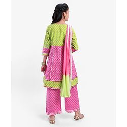 Pine Kids 100% Cotton Three Fourth Sleeves Kurti & Salwar Set Floral Print - Pink