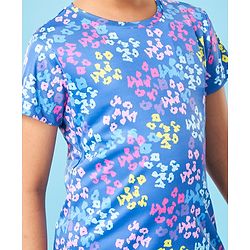 Pine Active Half Sleeves High Stretch T-Shirt Abstract Print - Multicolour