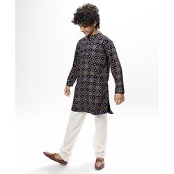 Pine Kids Cotton Woven Full Sleeves  Kurta Pyjama Set Bandhani Print - Black
