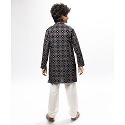 Pine Kids Cotton Woven Full Sleeves  Kurta Pyjama Set Bandhani Print - Black