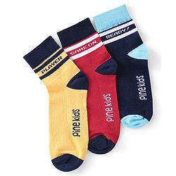 Pine Kids Knitted Silvadur Antimicrobial Ankle Length Text Design Socks Pack of 3 ( Color May Vary  )
