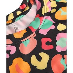 Pine Active Knit Half Raglan Sleeves Printed T-Shirt & Shorts Set - Multicolor