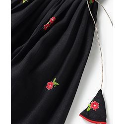 Pine Kids Woven Sleeveless Choli Lehenga Set With Floral Embroidery & Dupatta - Black