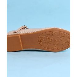 Pine Kids Clip Closure Solid Coloured Ballerina With Bow Applique - Beige