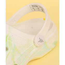 Pine Kids Back Strap Closure Printed Clogs - Light Green (Color Blast May Vary)