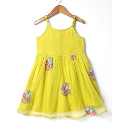 Pine Kids Woven Sleeveless Kurta Salwar Set With Floral Embroidery & Dupatta - Lime Green