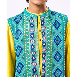 Pine Kids Woven Mandarin Collar Full Sleeves Kurta Pyjama Set With Floral Print Jacket - Yellow