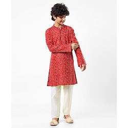 Pine Kids Woven Mandarin Collar Full Sleeves Kurta Pyjama Set With Bandhani Print - Red