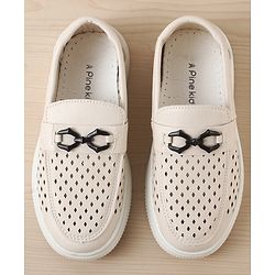 Pine Kids Solid Coloured Formal & Party Wear Shoes - Beige