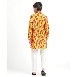 Pine Kids Cotton Woven Mandarin Collar Full Sleeves Kurta Pajama Set With Floral Print - Mustard
