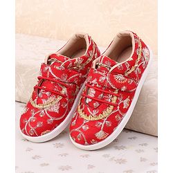 Pine kids Mojaris With Velcro  Closure - Red