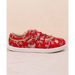 Pine kids Mojaris With Velcro  Closure - Red