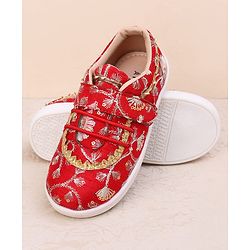 Pine kids Mojaris With Velcro  Closure - Red