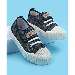Pine Kids Velcro Closure Casual Shoes With Star Print - Black
