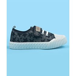 Pine Kids Velcro Closure Casual Shoes With Star Print - Black