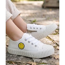 Pine Kids Lace Up Casual Shoes With Smiley Print - White