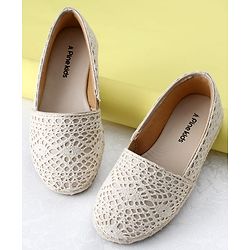 Pine Kids Slip On Solid Mojaris - Beige