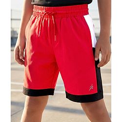 Pine Active Woven Knee Length Shorts With Cut & Sew Design - Red
