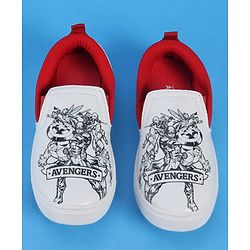Pine Kids Marvel Slip On Casual Shoes With Avengers Print - White