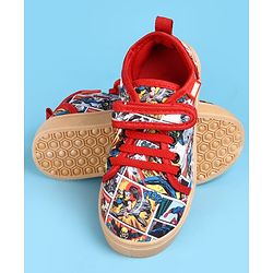 Pine Kids Marvel Slip On Casual Shoes With Avengers Graphics - Multicolor