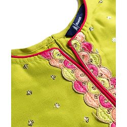 Pine Kids Woven Three Fourth  Sleeves Sequinned & Embroidered Neck Kurti Churidar Set with Dupatta - Light Green
