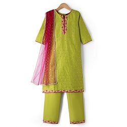 Pine Kids Woven Three Fourth  Sleeves Sequinned & Embroidered Neck Kurti Churidar Set with Dupatta - Light Green
