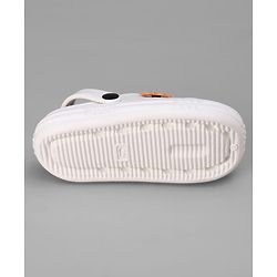 Pine Kids Back Strap Closure Clogs With Applique - White