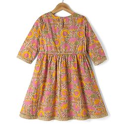 Pine Kids 100% Cotton Woven 3/4th Sleeves Kurti & Pat Set With Dupatta & Floral Print in Beige