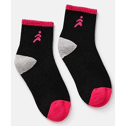 Pine Active Cotton Blend Knit Breathable Ankle Length Athletic Socks Pack of 3 in White Grey