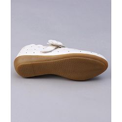 Pine Kids Belly Shoes Floral Applique - White