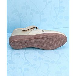 Pine Kids Party Wear Belly Shoes Floral Appliques - Cream