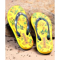 Pine Kids Flip Flops Floral Print - Yellow