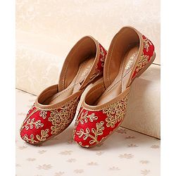 Pine Kids Ethnic Wear Mojaris - Maroon