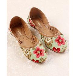 Pine Kids Mojaris Floral Embroidery - Green (Flower colour may vary)