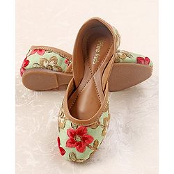 Pine Kids Mojaris Floral Embroidery - Green (Flower colour may vary)