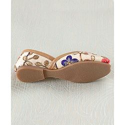 Pine Kids Mojaris Floral Embroidery - Green (Flower colour may vary)