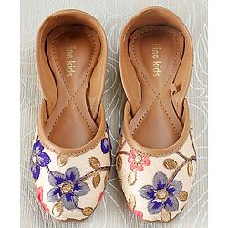 Pine Kids Mojaris Floral Embroidery - Green (Flower colour may vary)