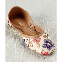 Pine Kids Mojaris Floral Embroidery - Green (Flower colour may vary)