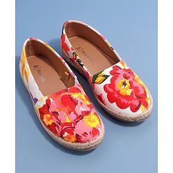 Pine Kids Casual Shoes Floral Print (Print May Vary)