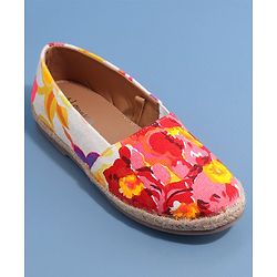 Pine Kids Casual Shoes Floral Print (Print May Vary)