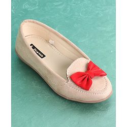 Pine Kids Bellies & Peep Toes Bow Applique - Cream